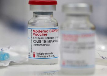 Moderna diz que terceira dose de sua vacina aumentou proteção contra Ômicron
