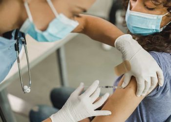 Brasil já tem mais de 141,8 milhões de pessoas com vacinação completa contra a covid