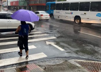 Frente fria provoca chuva forte no ES nesta terça-feira. Veja a previsão do tempo