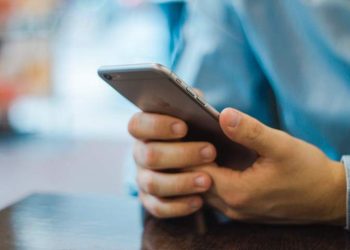 Migração de clientes da Oi para a TIM começará em junho, com pré-pago e controle