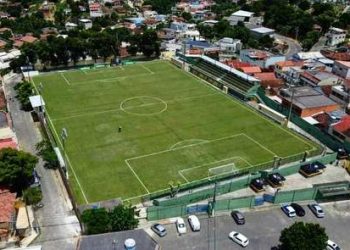 Torcedor é preso por importunação sexual após assediar mulheres em estádio de Nova Venécia