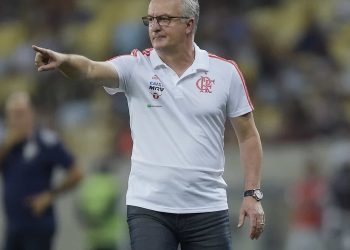 Dorival reforça que Flamengo busca o título: ‘não iremos desistir’