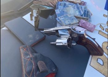 BANDIDOS TROCAM  TIROS A COM PM EM ASSALTO EM VILA VALERIO .