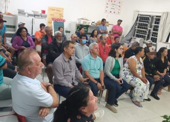 Prefeitura de Jaguaré apesenta projeto de construção da quadra poliesportiva em Vargem Grande