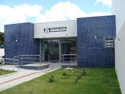 Em Jaguare Filho  ameaça quebrar objetos em  casa  ao exigir dinheiro  de sua  mãe para comprar drogas