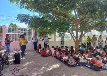 Dia Nacional do Livro Infantil é tema do Projeto Kombiteca em Jaguaré