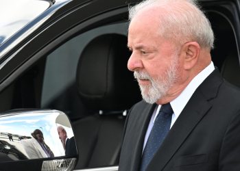 Lula muda o tom e condena invasão da Ucrânia após cobranças dos EUA e da Europa