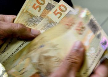 Salário mínimo passa a valer R$ 1.320 a partir desta segunda