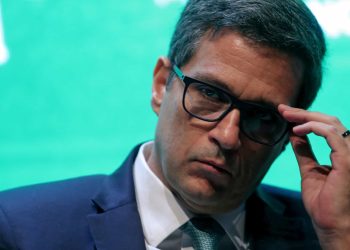 Sem dizer quando, Campos Neto fala em reduzir juros à frente