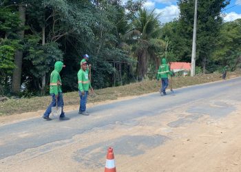 A pedido da Prefeitura, Seag realiza manutenção do asfalto que liga Jaguaré ao Giral