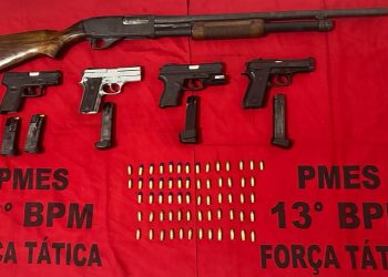POLICIA MILITAR FAZ APREENSÃO DE ARMAS EM SÃO MATEUS