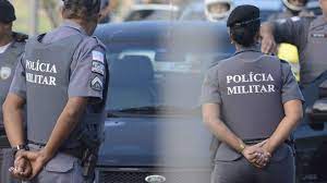 POLICIA MILITAR DETEM  LADRÕES  FURTANDO LOJAS NA MADRUGADA EM SÃO MATEUS .