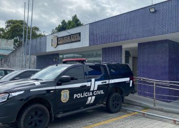 Esposa de PM sofre sequestro-relâmpago e pula de carro em movimento em Vila Velha