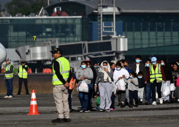 Lewandowski proíbe algemas em brasileiros deportados dos EUA