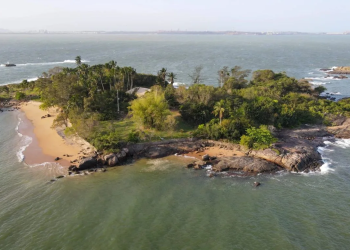 Ilha da Xuxa está à venda após polêmicas na Justiça capixaba; veja valor