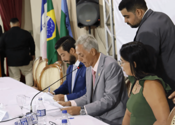 Wanderlei Segantini é eleito presidente da Câmara Municipal de São Mateus após tumulto e confusão .