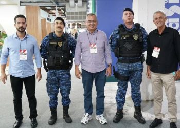 PRESIDENTE DA CAMARA MUNICIPAL SÃO MATEUS WANDERLEI  E PREFEITO MARCOS BATISTA EM CAXIAS DO SUL EM BUSCA DE NOVAS EMPRESAS PARA O MUNICIPIO .