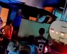 Incêndio deixa casa completamente destruída no ES