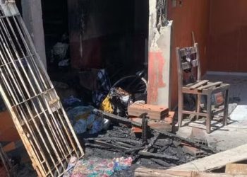 Mulher morre e filho fica ferido em incêndio em São Mateus
