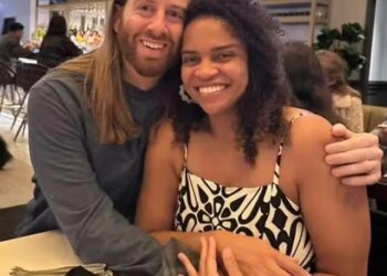 Cineasta brasileira presa pela imigração dos EUA é libertada, diz marido