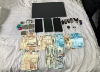 Operação mira empresário e policiais suspeitos de integrar esquema de furto, venda e adulteração de veículos no ES e na BA