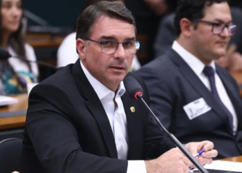 Flávio diz ter ‘um preço’ para retirar candidatura e que ‘anistia’ faz parte da negociação