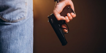 Porte de arma para novas profissões: especialista diz quem pode ser afetado