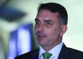 TSE determina que filiação de Flávio ao PL seja restabelecida