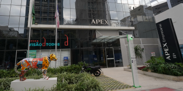 Justiça recebe as primeiras ações de investidores contra empresas da Apex